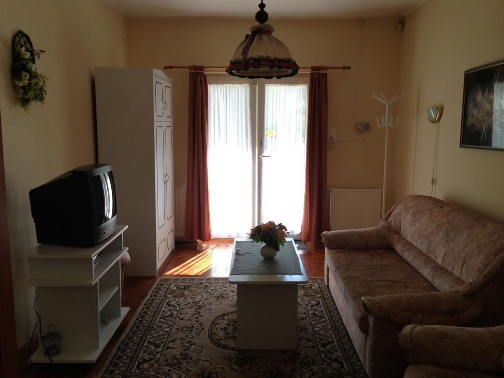 Villa Natalia Heviz Luaran gambar