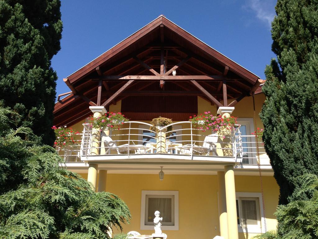 Villa Natalia Heviz Luaran gambar